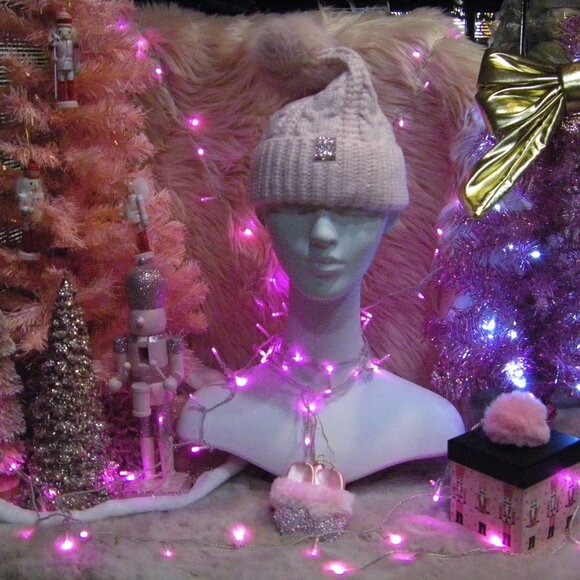 Victoria's Secret Cozy Cable-Knit Pom Beanie Ballerina Pink NWT - Picture 8 of 15